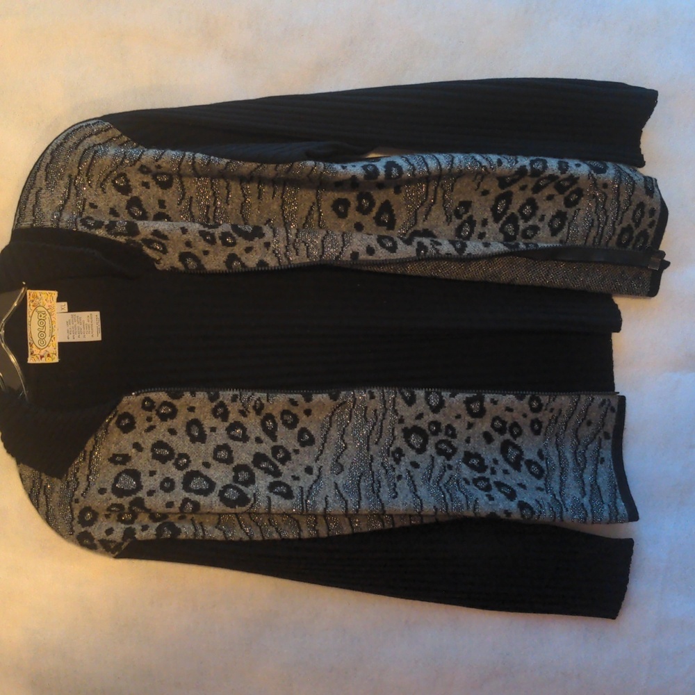 Like brand new woman's high fashion cardigan sweater wool blend made in Italy